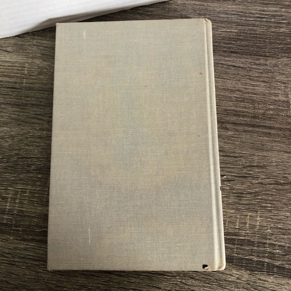 1960 Paddington Helps Out Hardcover Book - Picture 7 of 9